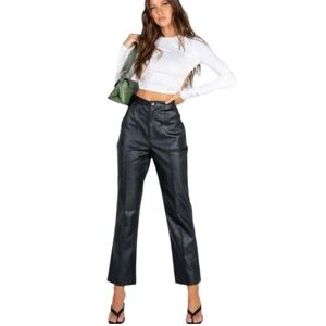 Princess Polly High Rise Cropped Pants Black Faux Leather Size 2 Inseam 26”‎